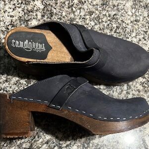 Sandgrens Swedish clogs new 42 Women's Navy Clogs